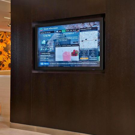 Courtyard By Marriott New Carrollton Ландовер Экстерьер фото
