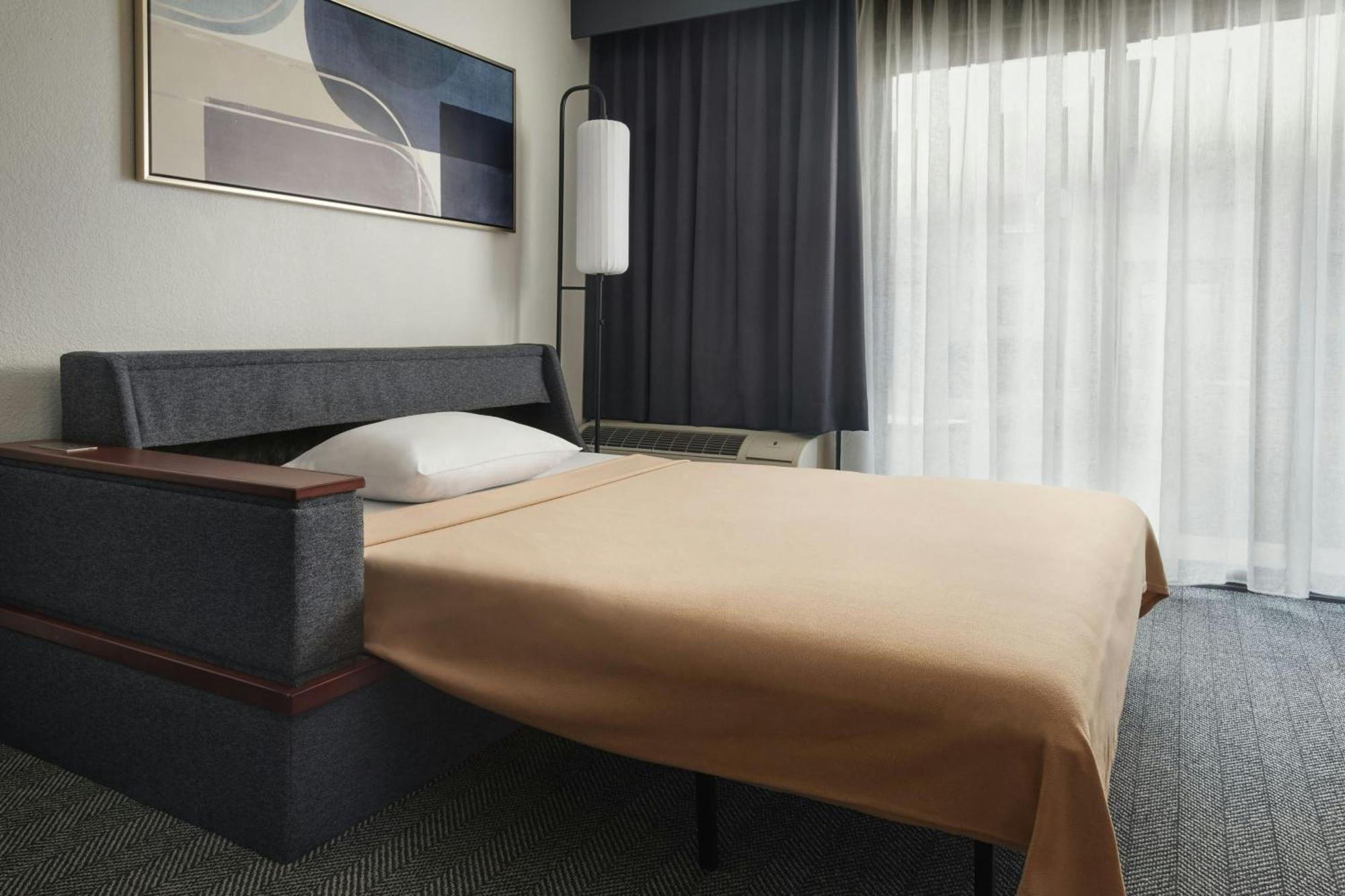 Courtyard By Marriott New Carrollton Ландовер Экстерьер фото