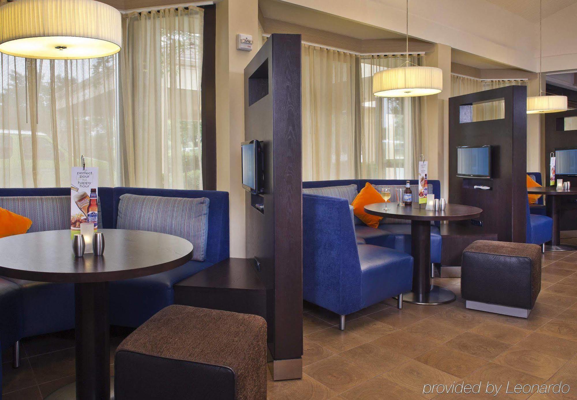 Courtyard By Marriott New Carrollton Ландовер Экстерьер фото