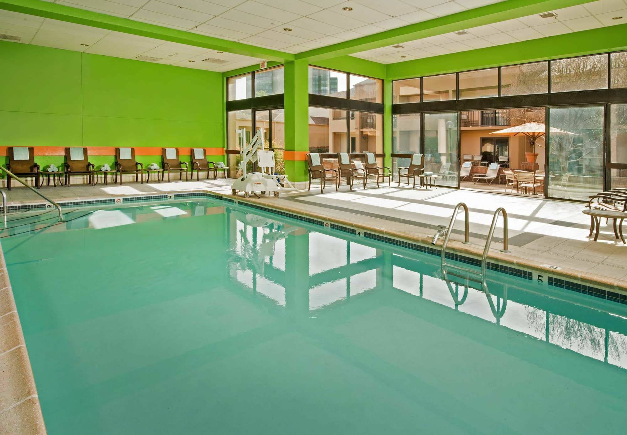 Courtyard By Marriott New Carrollton Ландовер Экстерьер фото